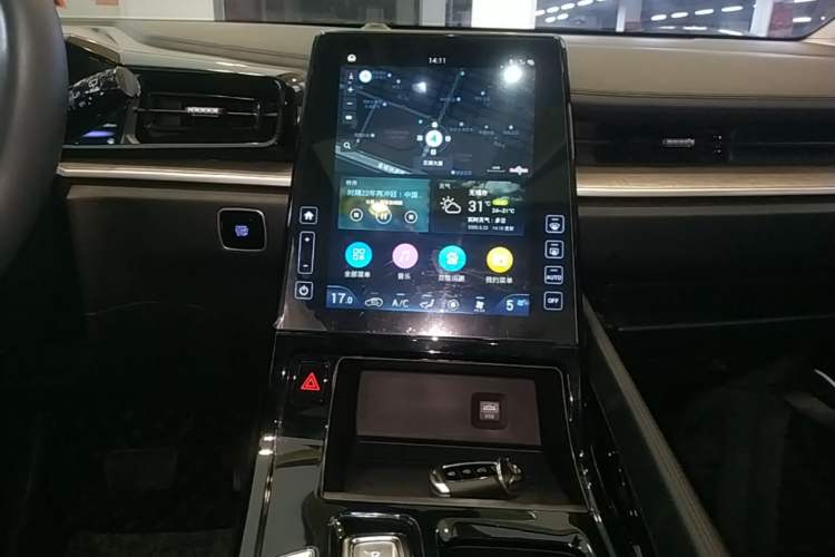 Used Hyundai Custo 2021 270TGDi Prestige LUX Audio And AC Panel