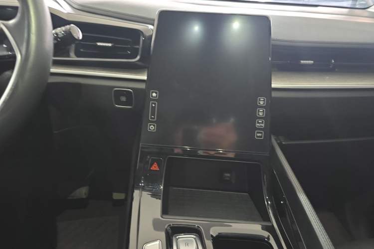 Used Hyundai Custo 2021 270TGDi Prestige LUX Audio And AC Panel
