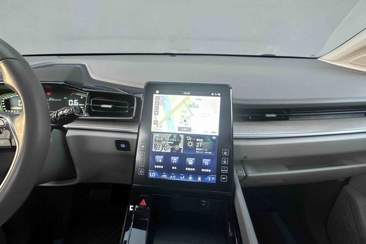 Used Hyundai Custo 2021 270TGDi Prestige LUX Audio And AC Panel