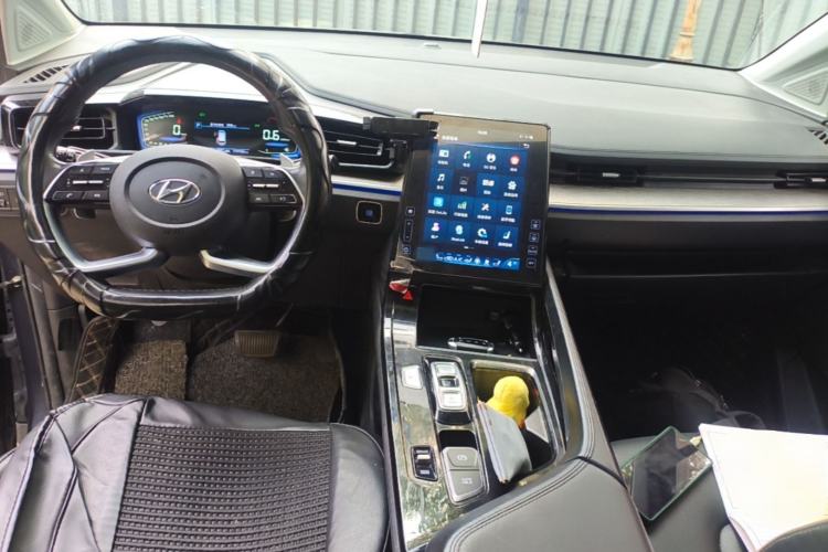 Used Hyundai Custo 2021 380TGDi Smart Luxury Premium LUX Center Console