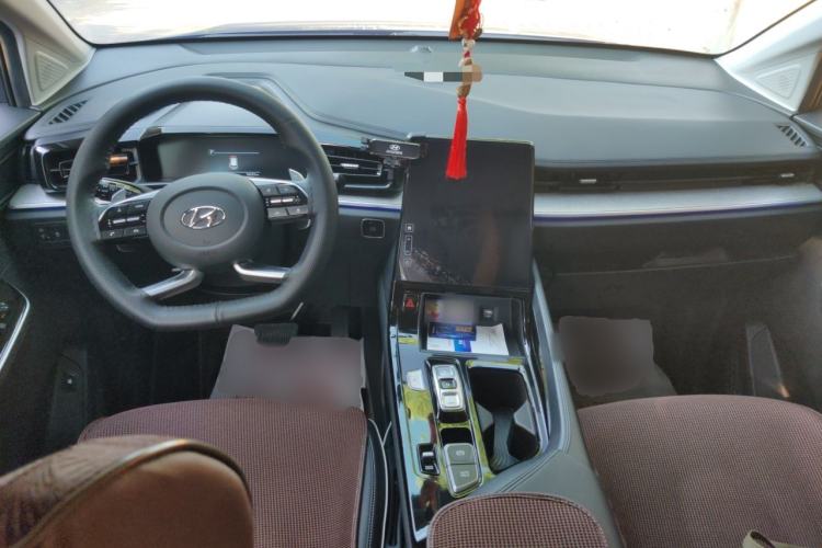 Used Hyundai Custo 2021 380TGDi Smart Love Flagship Edition TOP Premium Center Console