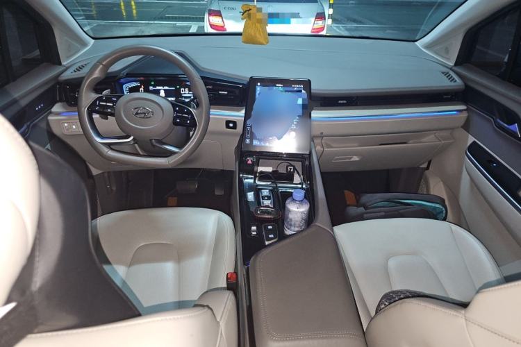 Used Hyundai Custo 2021 380TGDi Smart Love Flagship Edition TOP Premium Center Console