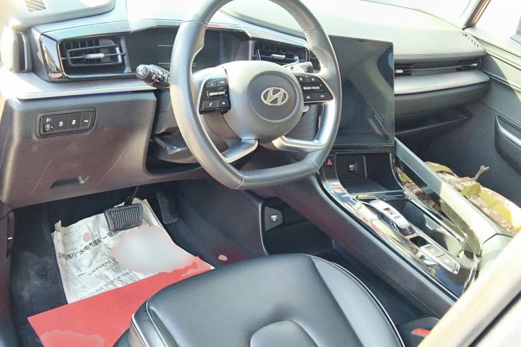 Used Hyundai Custo 2021 380TGDi Smart Luxury Premium LUX Center Console