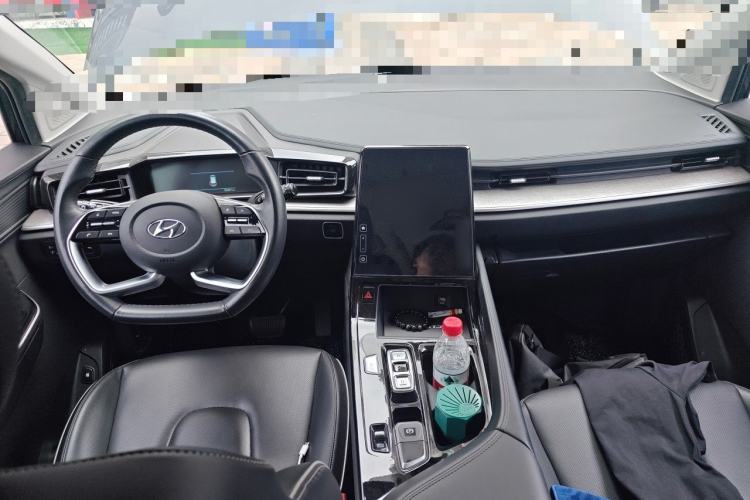 Used Hyundai Custo 2021 270TGDi Prestige LUX Center Console