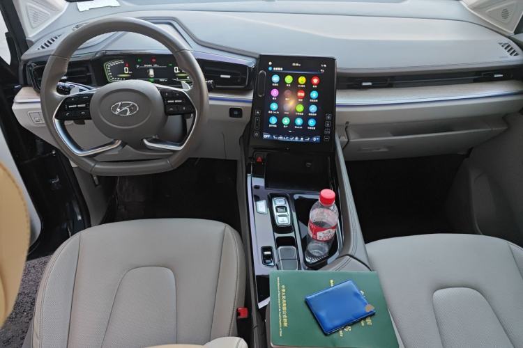 Used Hyundai Custo 2021 380TGDi Smart Love Flagship Edition TOP Premium Center Console