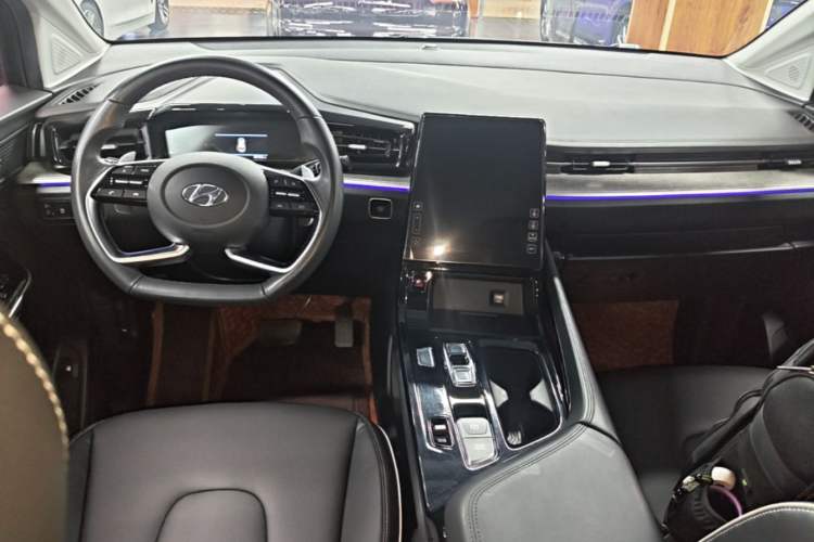 Used Hyundai Custo 2021 380TGDi Smart Luxury Premium LUX Center Console