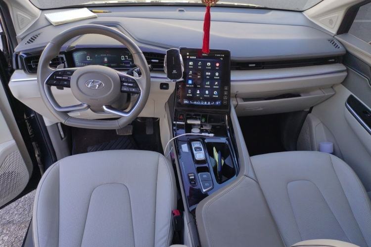Used Hyundai Custo 2021 380TGDi Smart Love Flagship Edition TOP Premium Center Console