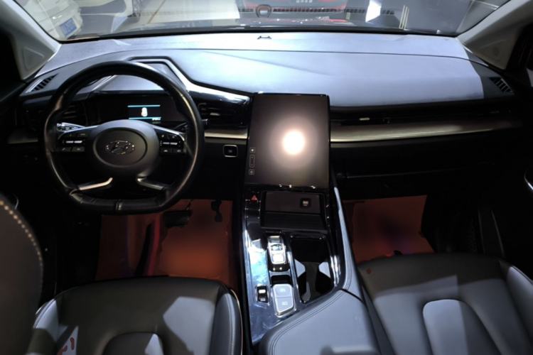 Used Hyundai Custo 2021 270TGDi Prestige LUX Center Console