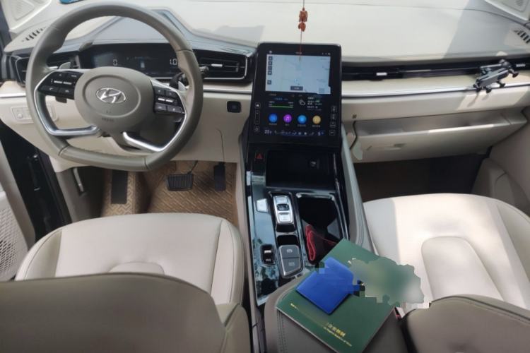 Used Hyundai Custo 2021 380TGDi Smart Love Flagship Edition TOP Premium Center Console