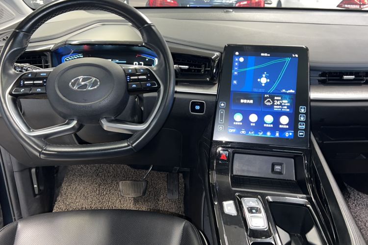 Used Hyundai Custo 2021 270TGDi Prestige LUX Center Console