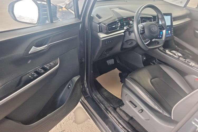 Used Hyundai Custo 2021 270TGDi Prestige LUX Driver Seat
