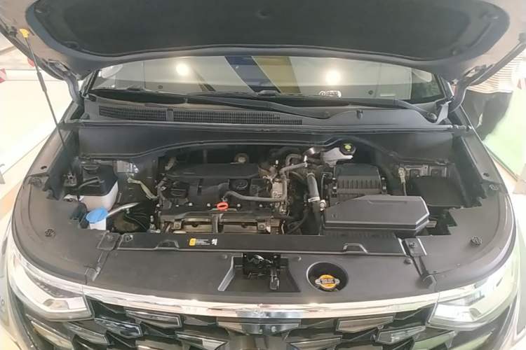 Used Hyundai Custo 2021 270TGDi Prestige LUX Engine Bay