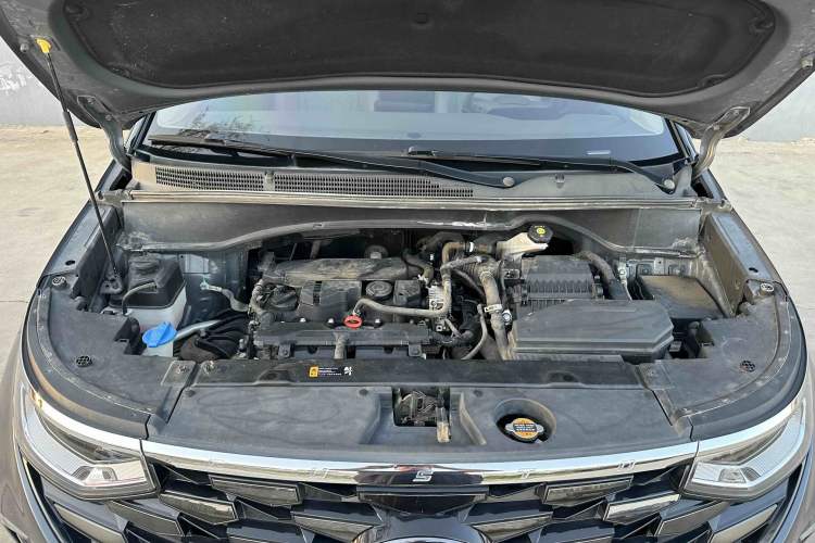 Used Hyundai Custo 2021 270TGDi Prestige LUX Engine Bay