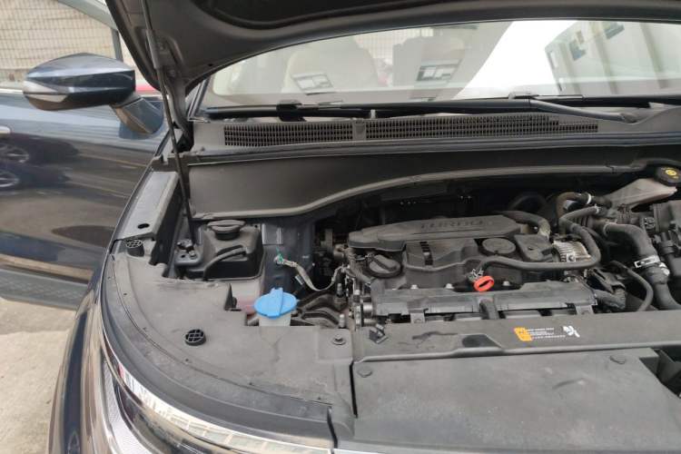 Used Hyundai Custo 2021 270TGDi Prestige LUX Engine Bay Right