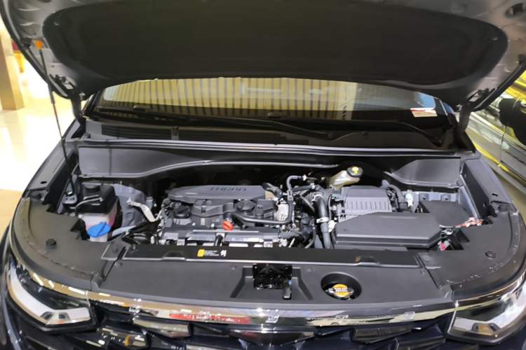 Used Hyundai Custo 2021 270TGDi Prestige LUX Engine Bay