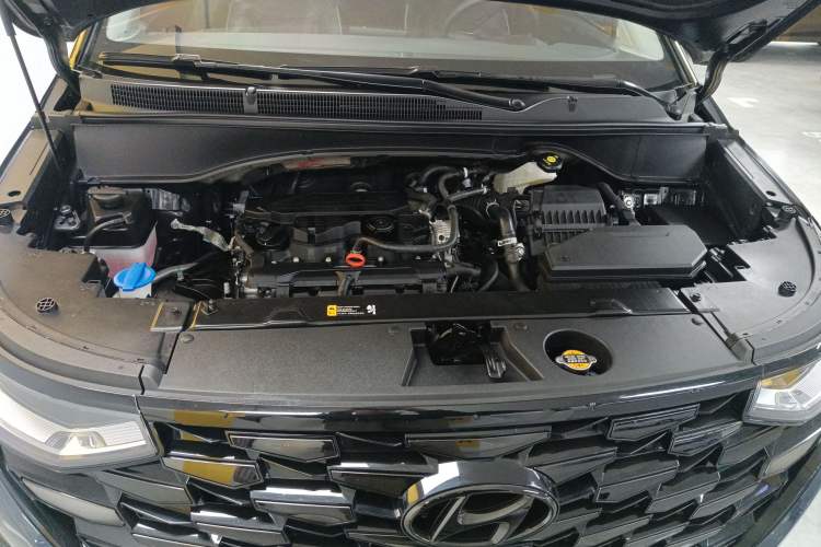 Used Hyundai Custo 2021 270TGDi Prestige LUX Engine Bay