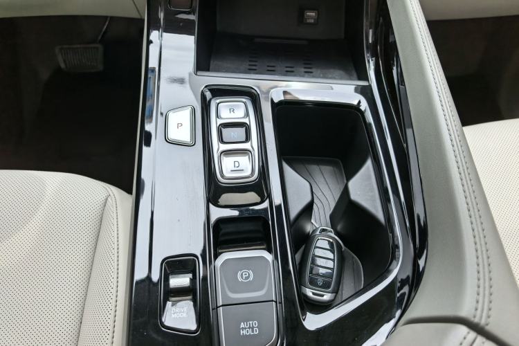 Used Hyundai Custo 2021 380TGDi Smart Love Flagship Edition TOP Premium Gear Lever
