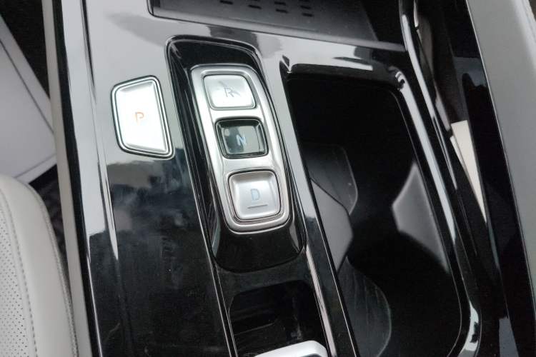 Used Hyundai Custo 2021 380TGDi Smart Love Flagship Edition TOP Premium Gear Lever