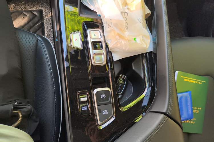 Used Hyundai Custo 2021 380TGDi Smart Love Flagship Edition TOP Premium Gear Lever