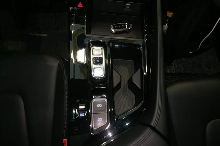 Used Hyundai Custo 2021 270TGDi Prestige LUX Gear Lever