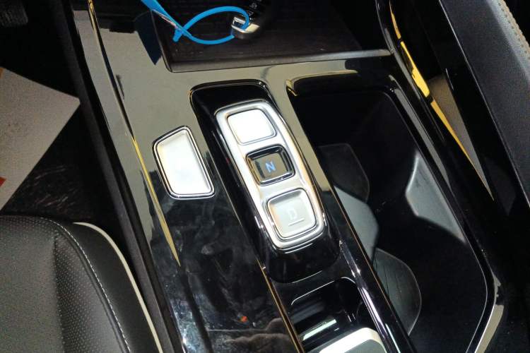 Used Hyundai Custo 2021 270TGDi Prestige LUX Gear Lever