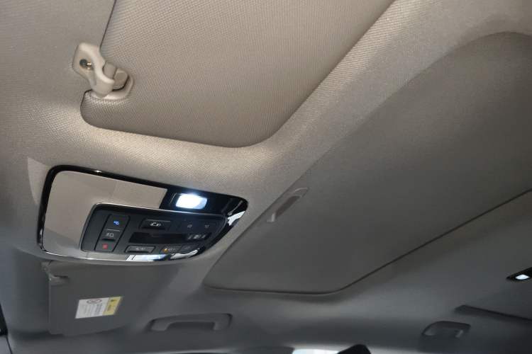 Used Hyundai Custo 2021 380TGDi Smart Love Flagship Edition TOP Premium Headliner