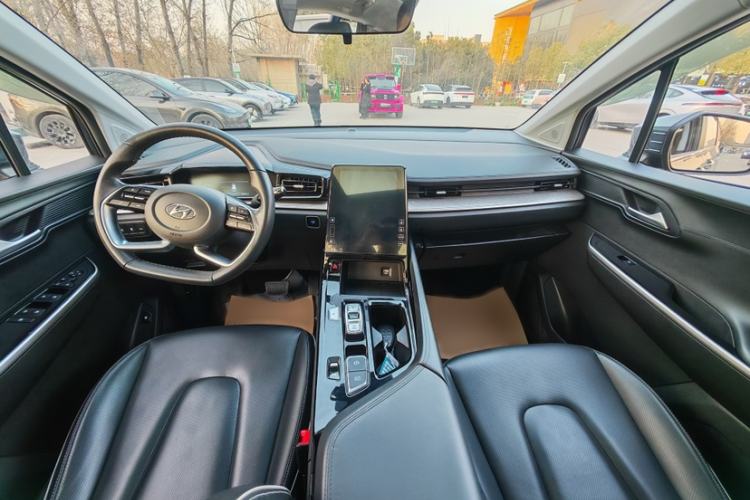 Used Hyundai Custo 2021 270TGDi Prestige LUX Interior 1