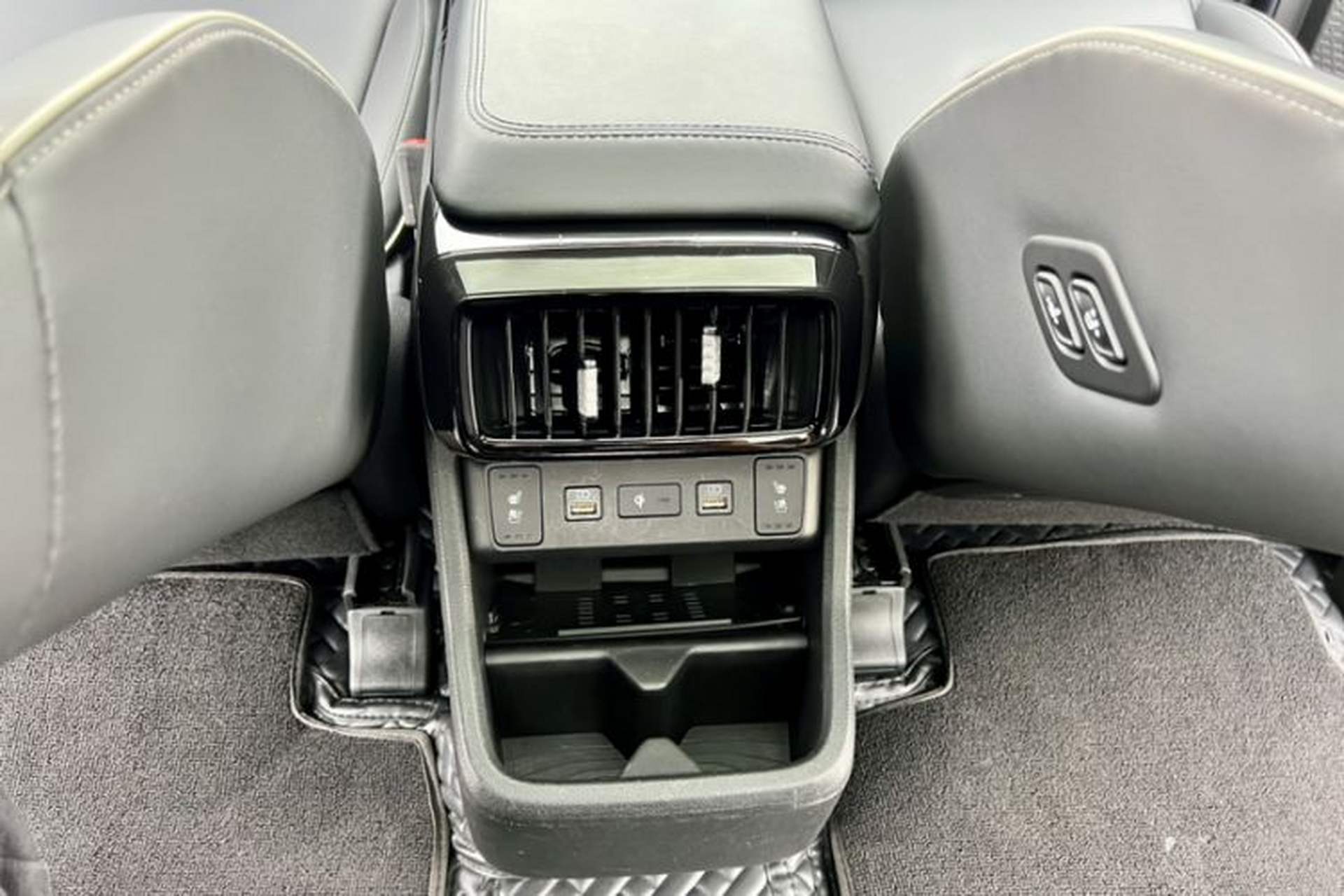 Used Hyundai Custo 2021 380TGDi Smart Love Flagship Edition TOP Premium Interior 10