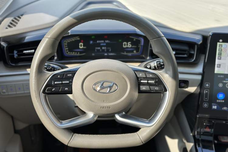 Used Hyundai Custo 2021 270TGDi Prestige LUX Interior 2