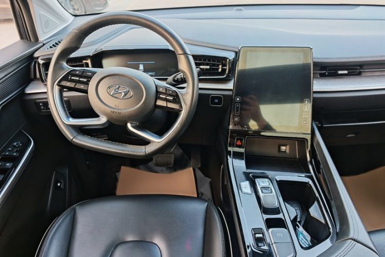 Used Hyundai Custo 2021 270TGDi Prestige LUX Interior 2