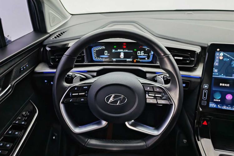 Used Hyundai Custo 2021 380TGDi Smart Luxury Premium LUX Interior 2