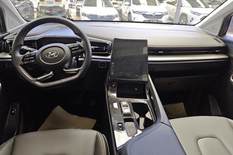 Used Hyundai Custo 2021 380TGDi Smart Luxury Premium LUX Interior 3