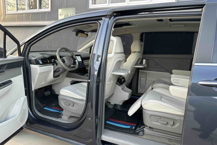Used Hyundai Custo 2021 270TGDi Prestige LUX Interior 4