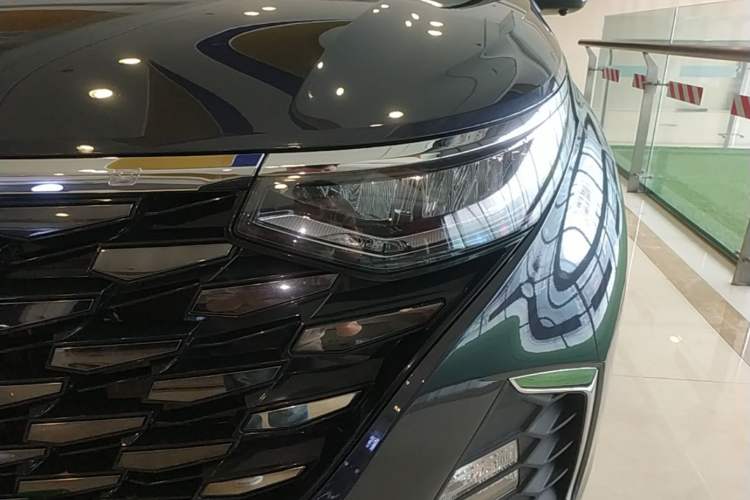 Used Hyundai Custo 2021 270TGDi Prestige LUX Left Front Headlight