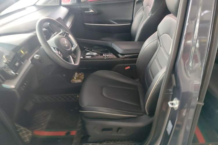 Used Hyundai Custo 2021 270TGDi Prestige LUX Left Front Seat