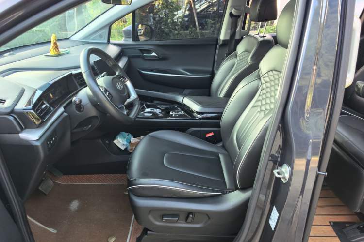 Used Hyundai Custo 2021 270TGDi Prestige LUX Left Front Seat