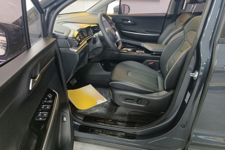 Used Hyundai Custo 2021 270TGDi Prestige LUX Left Front Seat