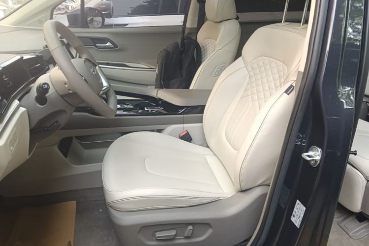 Used Hyundai Custo 2021 270TGDi Prestige LUX Left Front Seat