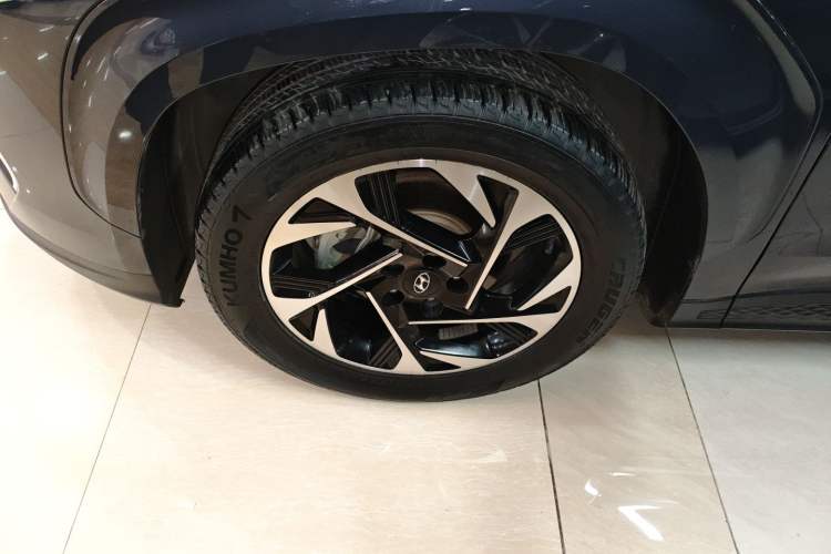 Used Hyundai Custo 2021 270TGDi Prestige LUX Left Front Wheel Hub
