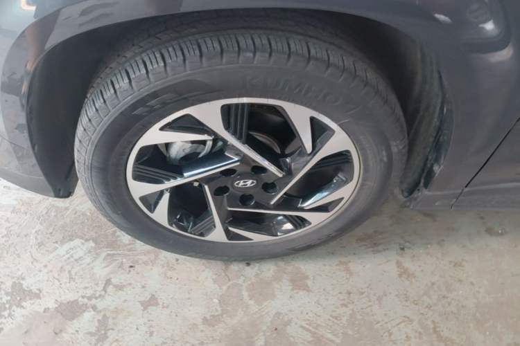 Used Hyundai Custo 2021 270TGDi Prestige LUX Left Front Wheel Hub