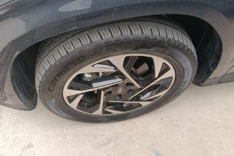 Used Hyundai Custo 2021 270TGDi Prestige LUX Left Front Wheel Hub