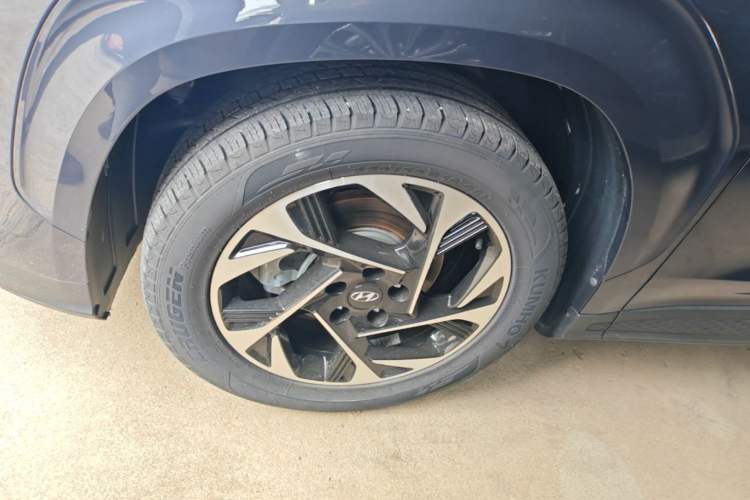 Used Hyundai Custo 2021 270TGDi Prestige LUX Left Front Wheel Hub