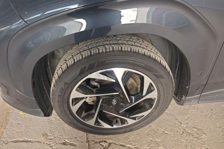 Used Hyundai Custo 2021 270TGDi Prestige LUX Left Front Wheel Hub