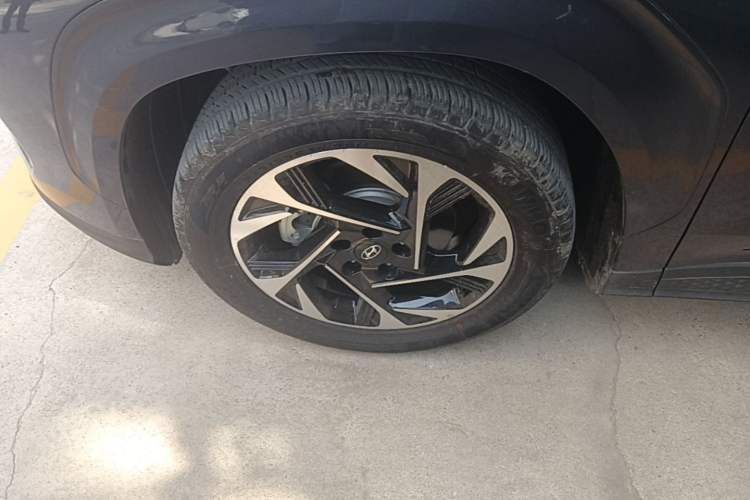 Used Hyundai Custo 2021 270TGDi Prestige LUX Left Front Wheel Hub