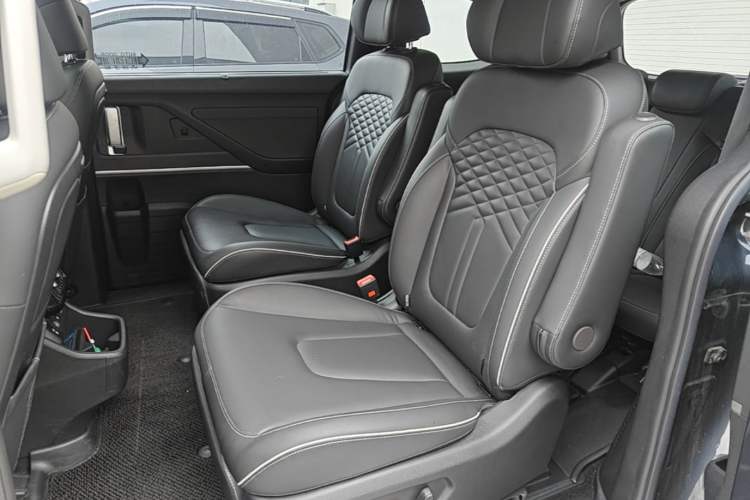 Used Hyundai Custo 2021 380TGDi Smart Luxury Premium LUX Left Rear Seat