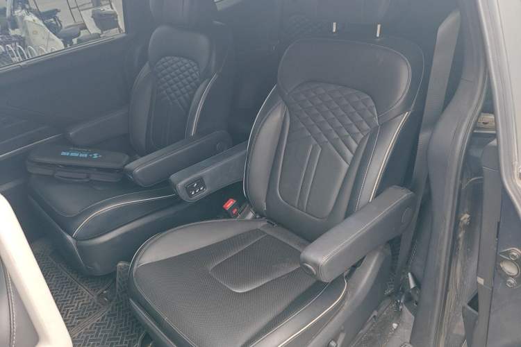 Used Hyundai Custo 2021 380TGDi Smart Love Flagship Edition TOP Premium Left Rear Seat