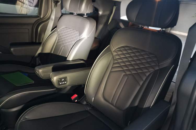 Used Hyundai Custo 2021 380TGDi Smart Love Flagship Edition TOP Premium Left Rear Seat