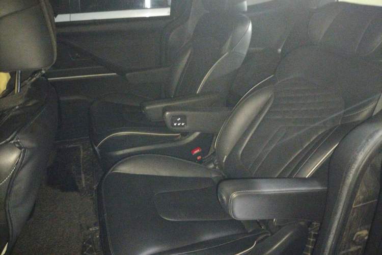 Used Hyundai Custo 2021 380TGDi Smart Luxury Premium LUX Left Rear Seat
