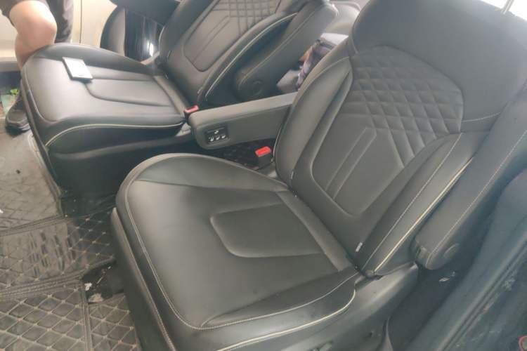 Used Hyundai Custo 2021 380TGDi Smart Love Flagship Edition TOP Premium Left Rear Seat