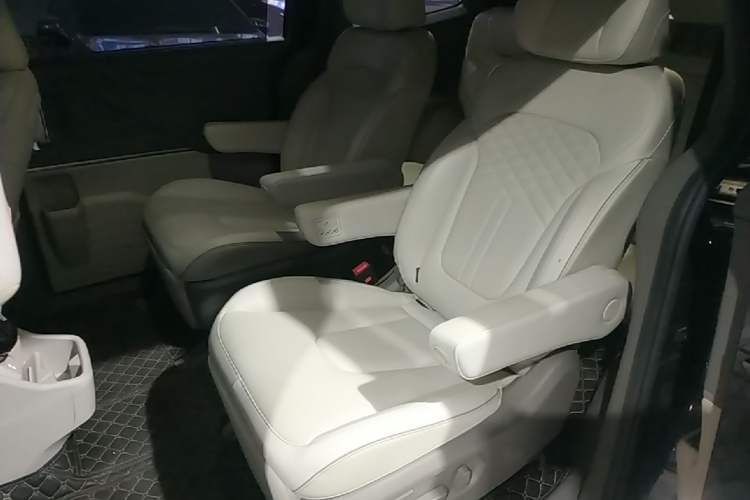 Used Hyundai Custo 2021 380TGDi Smart Luxury Premium LUX Left Rear Seat